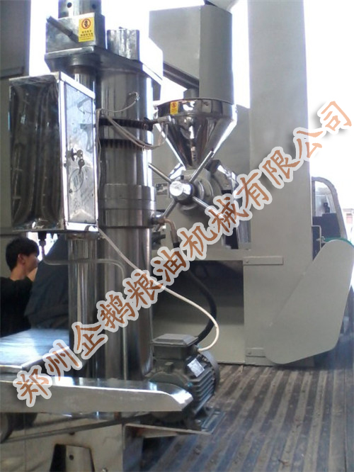小型榨油機發貨通知：青海客戶的榨油機已經裝(圖2)