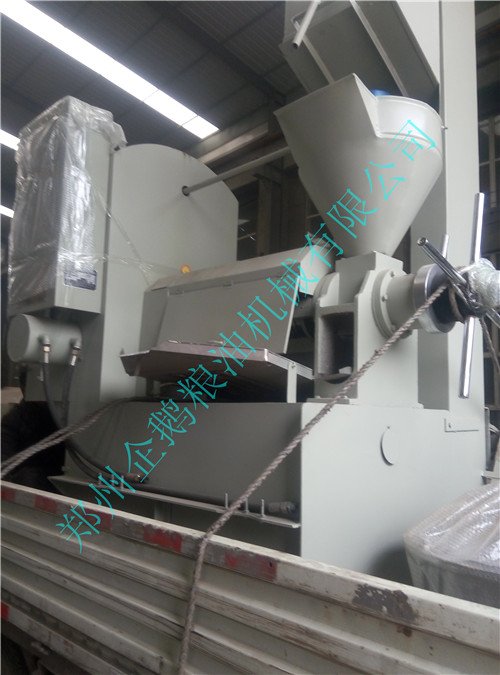 河北邢臺王先生預定的130型榨油機設備今發貨(圖2)