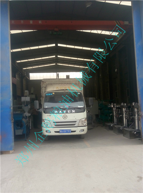 號(hào)外號(hào)外企鵝小型榨油機(jī)部又發(fā)貨了(圖1)