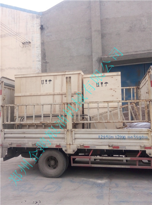 老外預(yù)定小型榨油機(jī)集裝箱發(fā)貨了(圖2)