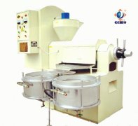   春暖花開之季，正是小型榨油機熱賣之時